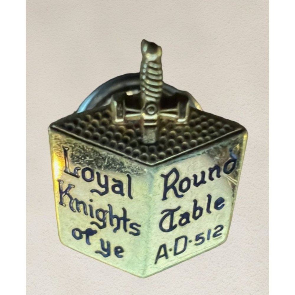 Vintage Loyal Knights of YE Round Table A.D. 512 Lapel Pin - Picture 4 of 10